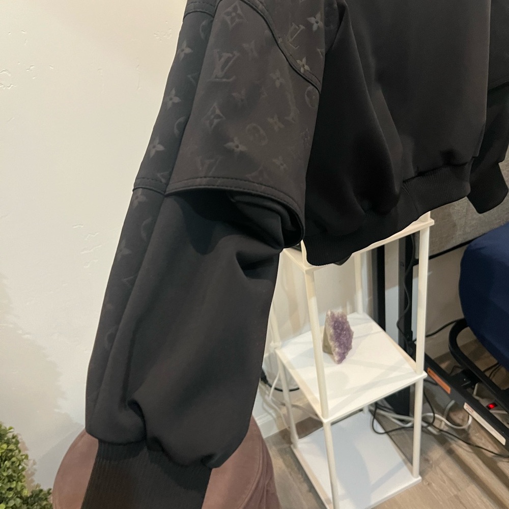 Louis Vuitton Elegant Black Jacket - Picture 6 of 6